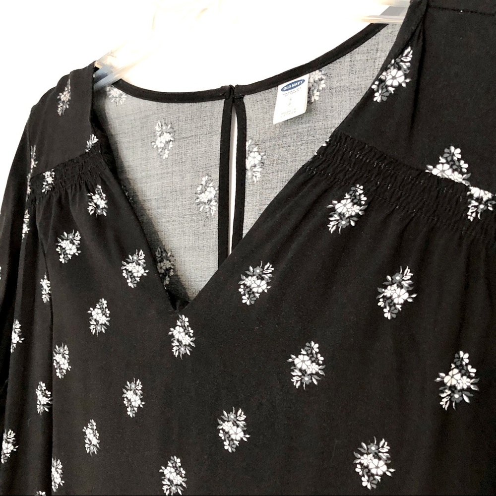 Like New Black Floral Shift Dress